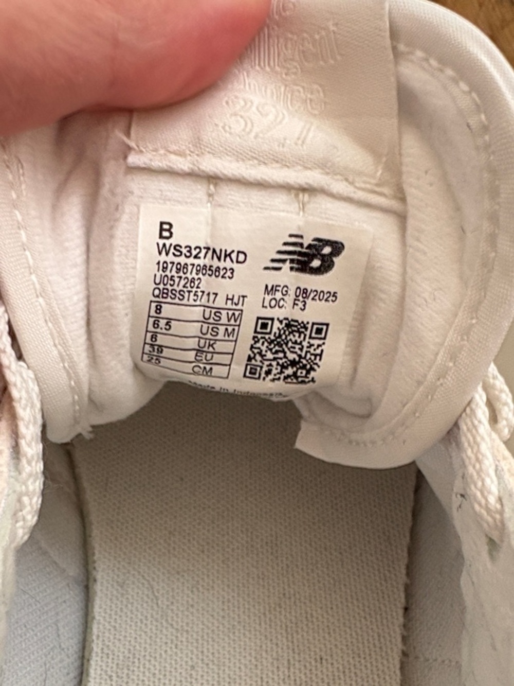 New Balance 327 Sneakers Size 8 Linen & Sea Salt Worn Once Clean Girl Neutral - Picture 10 of 10